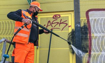 Graffiti Reinigung durch Schneeconcorde aus Linz